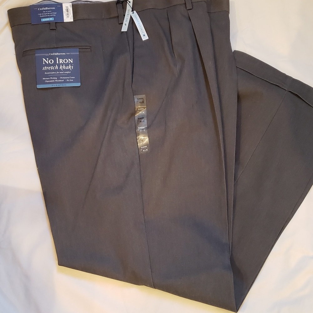 Croft & Barrow Pleated Deep Gray Khaki Pants Men's